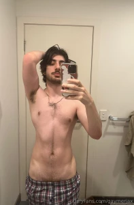 Horny and bored think you should jerk off to me