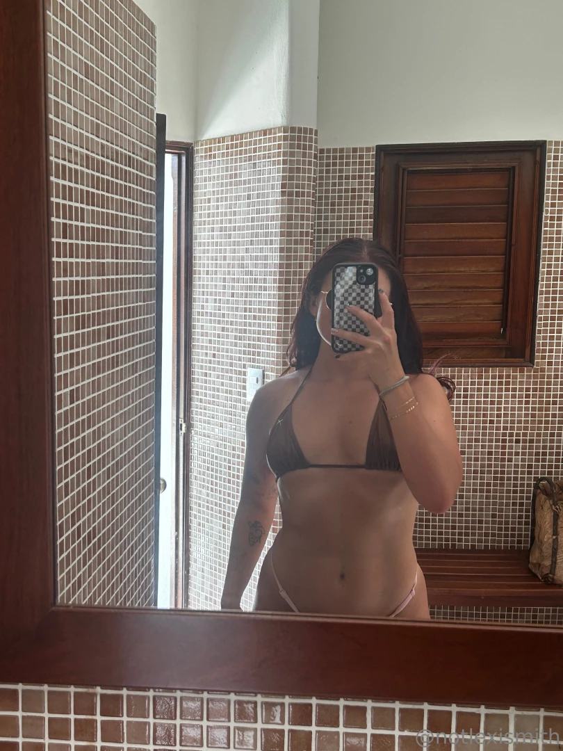 Does anyone wanna see me shower here i m thinking about recording 