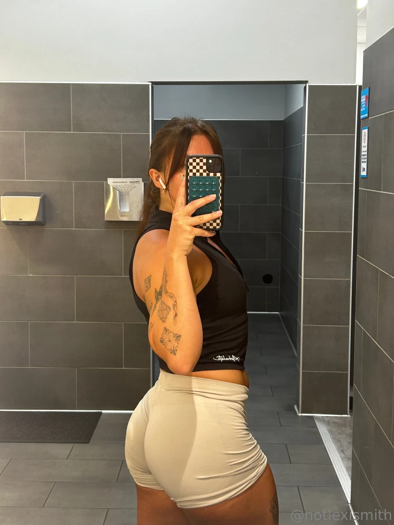 White shorts in the gym is risky 