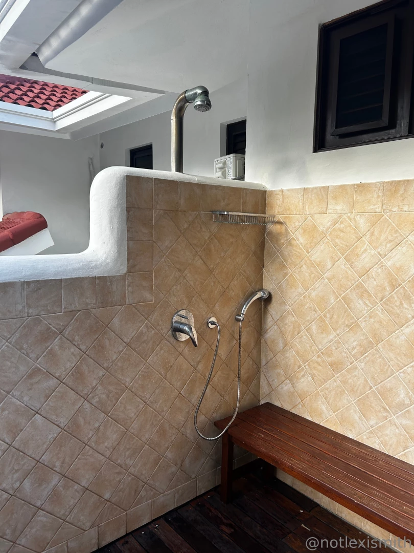 I found an even better shower so i filmed a video here 