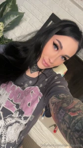 Streaming right now cum join amp drink coffee and get naked with me