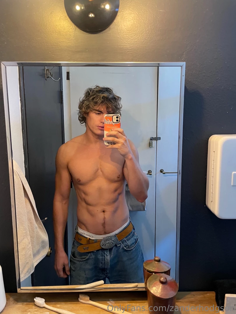 Just took some fresh nudes you guys been really liking when i flash my 