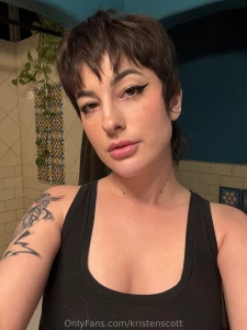 What did you notice first in this picture part 1