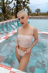 Have you ever had sex in a pool or a hot tub would you like to