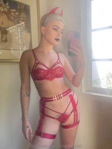 Today is the last day to sign up for my exclusive halloween live show