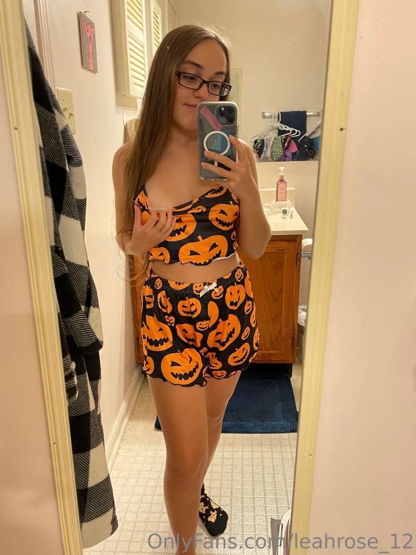 Anybody else already in the halloween mood or is it just me 