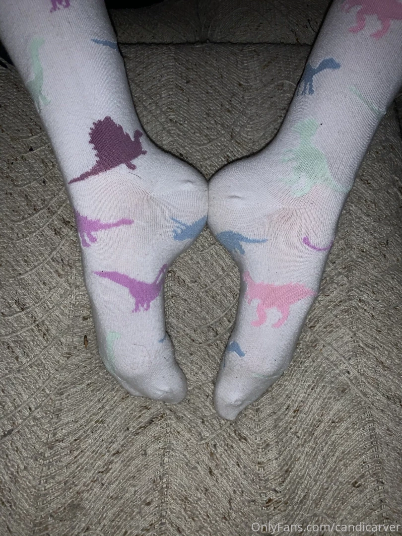 Should i post more pictures of my feet part 1 