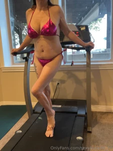 Plant kisses all over my body part 1