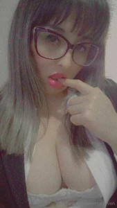 Hi love are you hot do you want to play with me leave me a tip in this