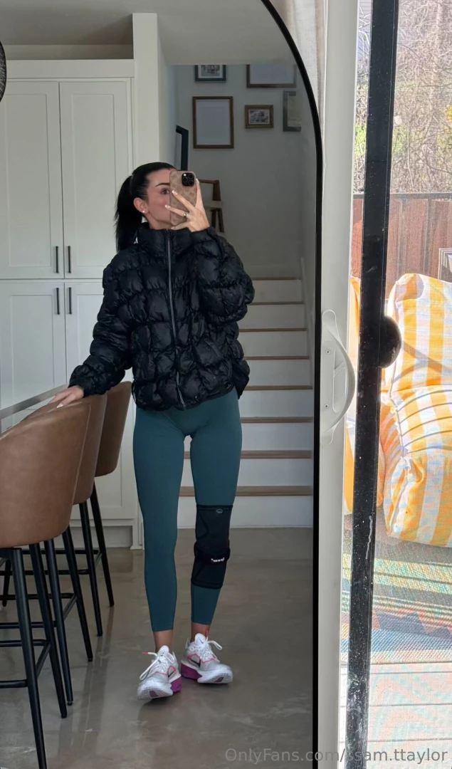 Haha thoughts on my stylish knee brace 