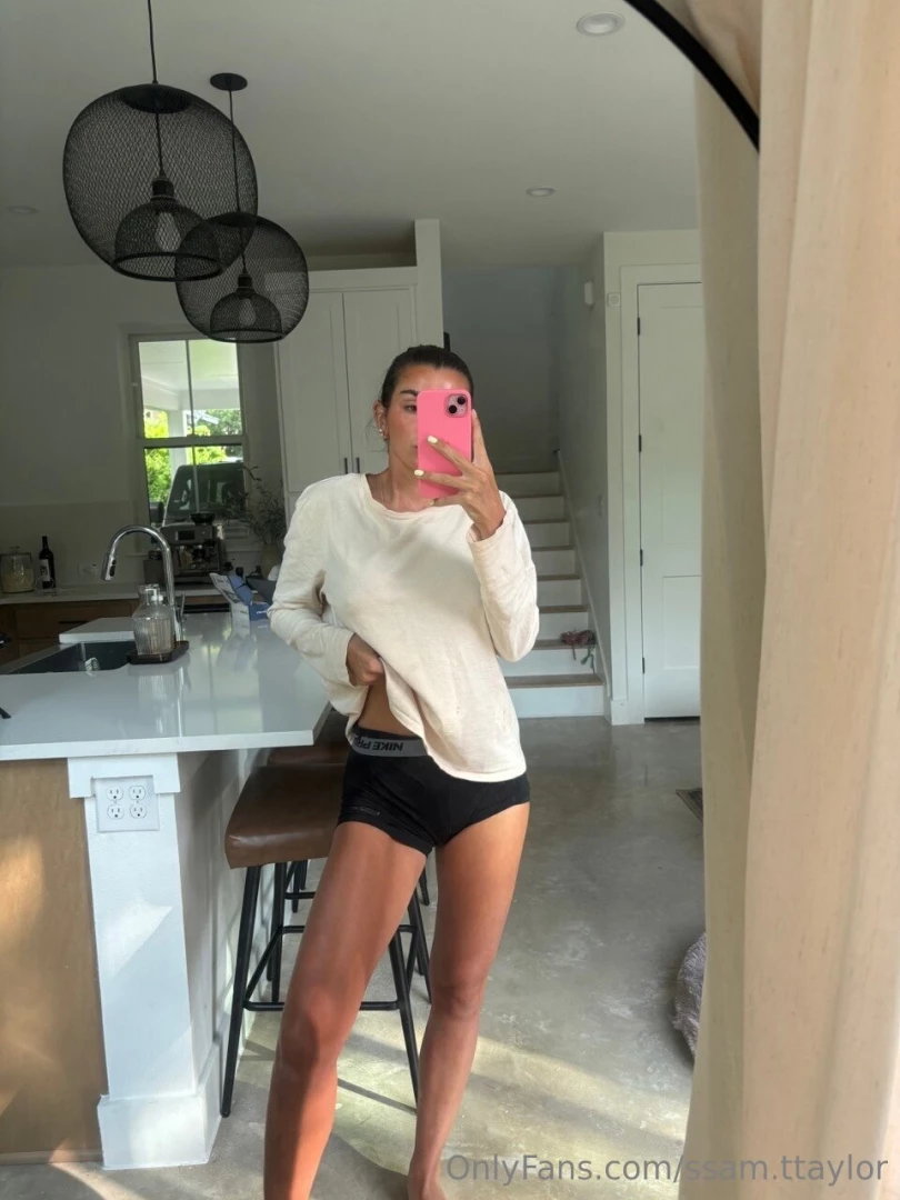 Doing something naughty tonight 