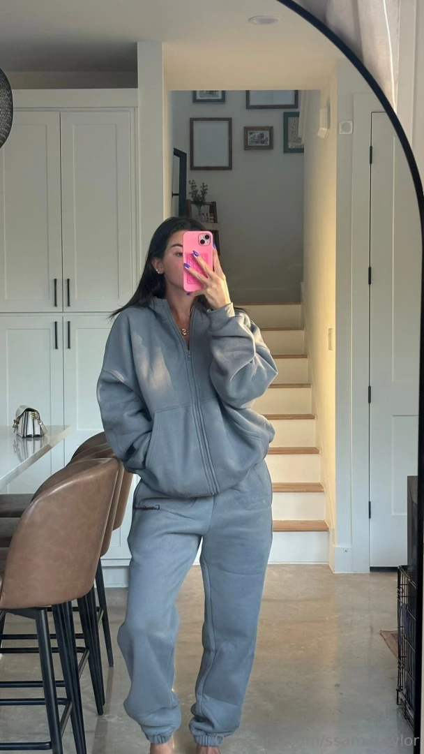 Ever just wanna spend the whole day in a sweatsuit 