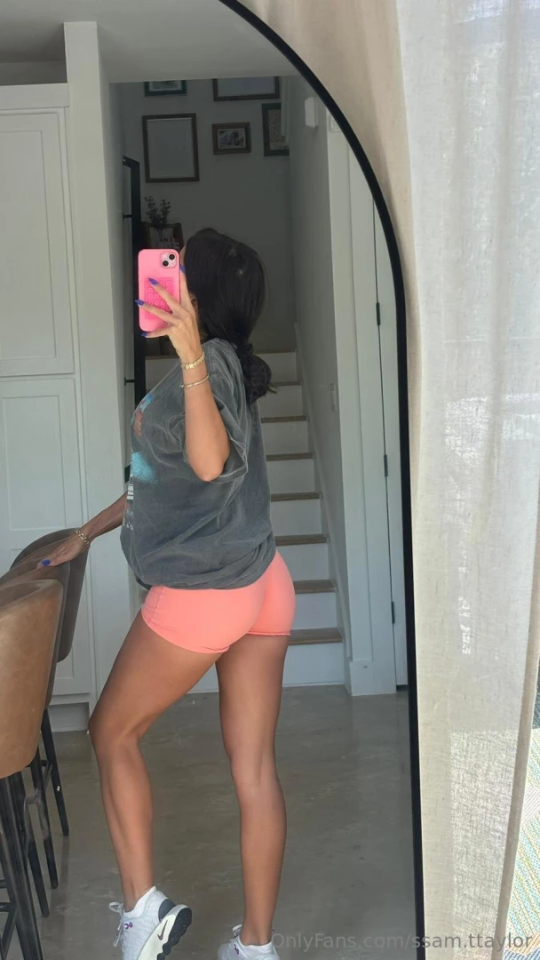 I know you wonder if it s pink hint hint 