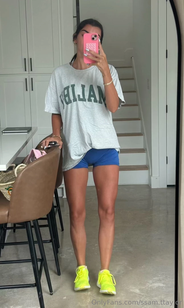 Gym fit today i love a baggy shirt vibe 