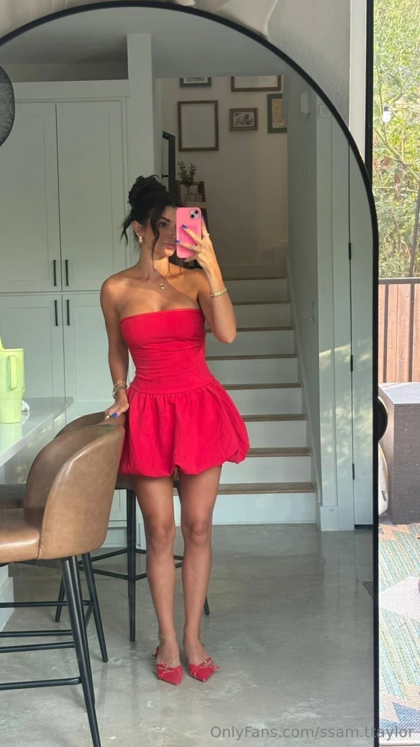 I think this is the cutest dress ever 