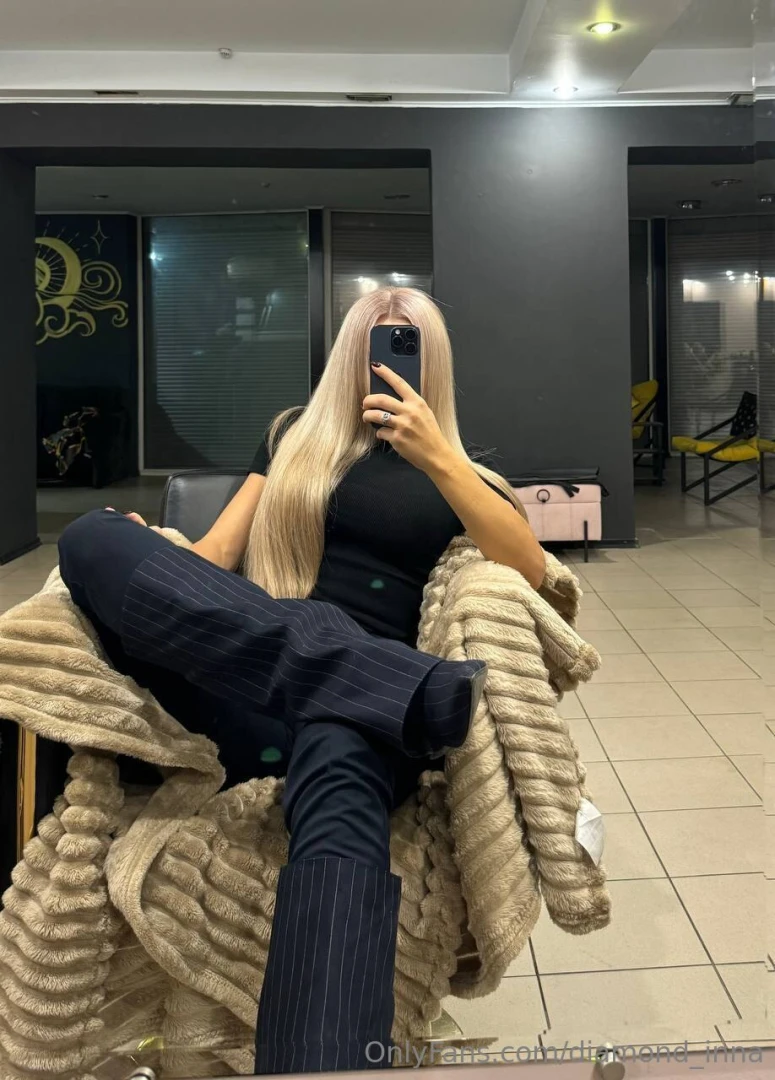 Mood for today is total black missing you at the beauty salon want to 