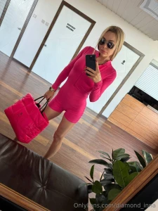 Hi everyone i came to the gym in a good mood i m going to pump my butt