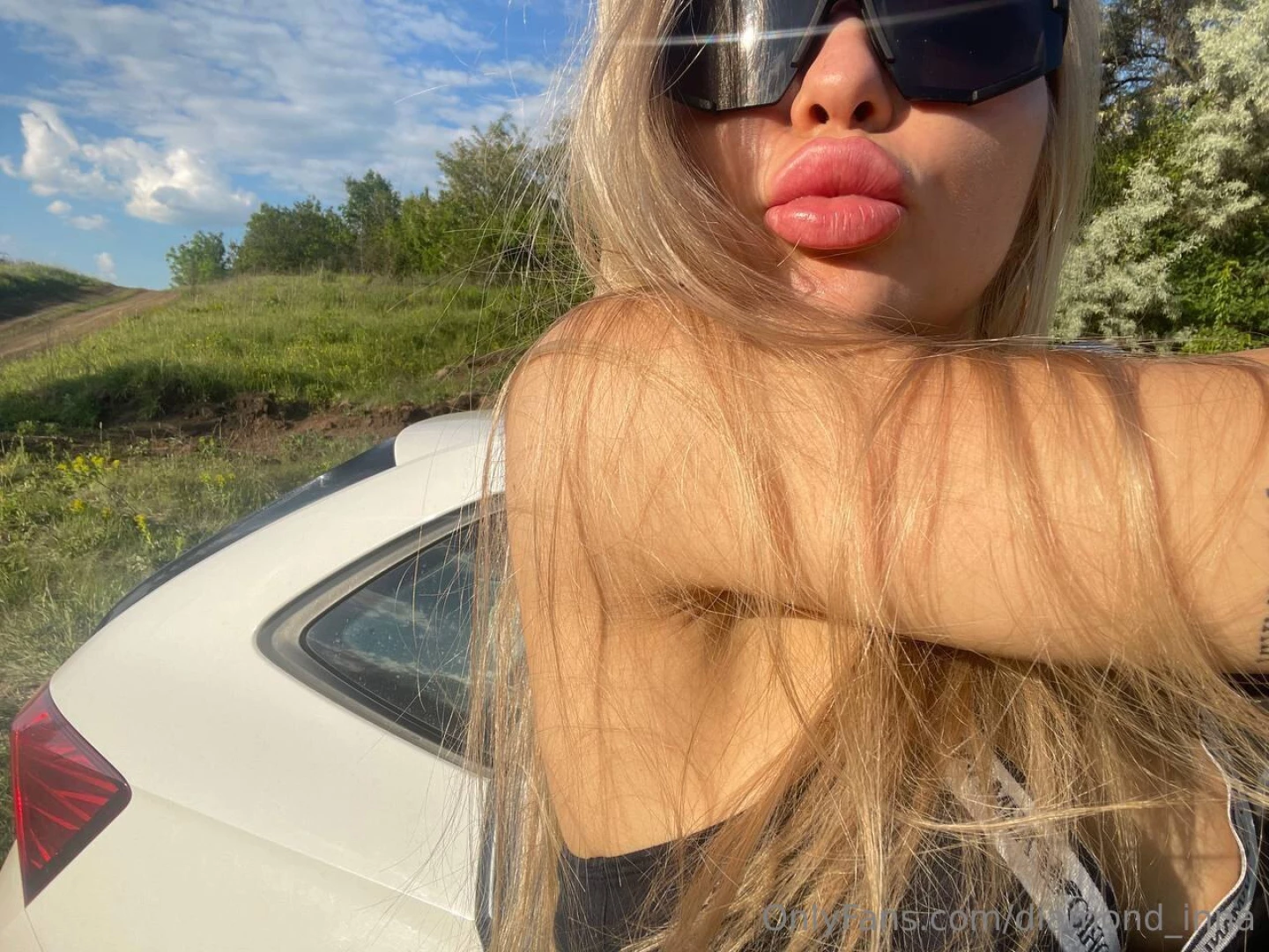 Sending you an air kiss from the sunny lands 