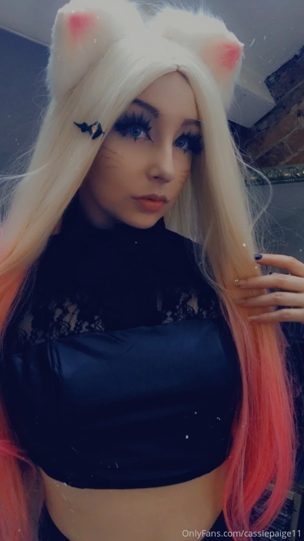 Baddest ahri teaser full set of nudes amp lewds available on the part 1 