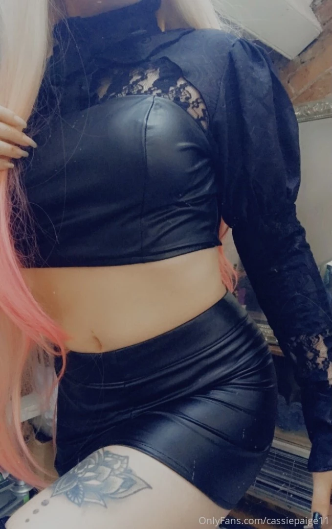 Baddest ahri teaser full set of nudes amp lewds available on the part 2 