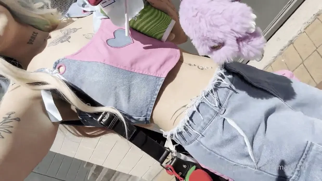 Just strolling the streets feeling flirty and free you into wandering 