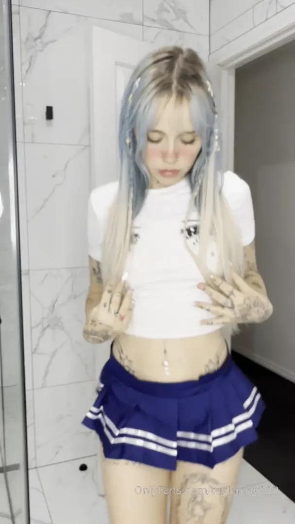 Just shaking off the day before i overheat come keep me company in my 