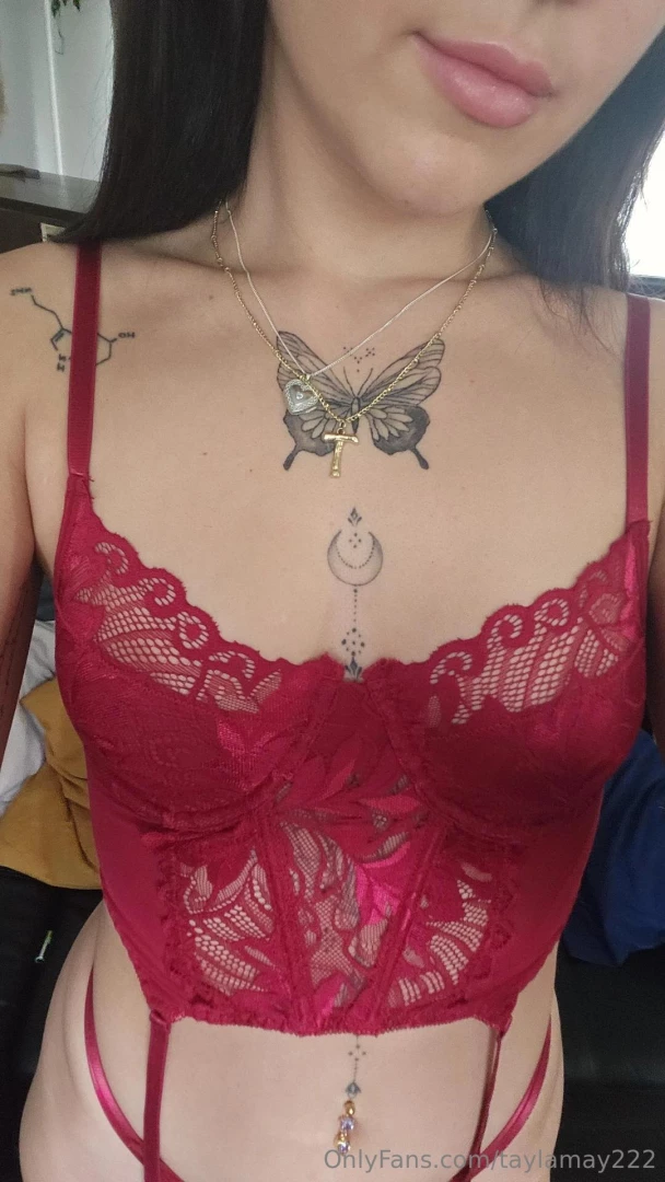 From 1-10 how hot do i look in red 