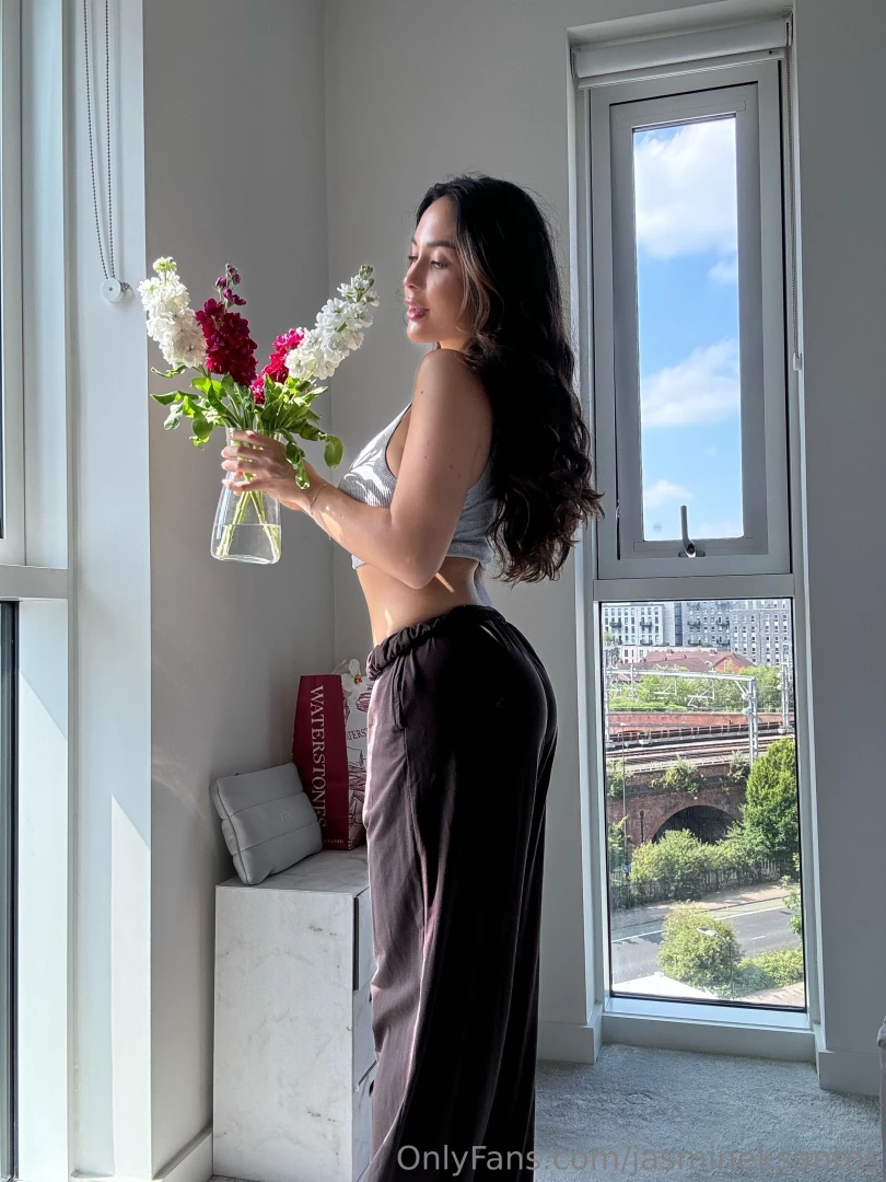 Happy sunday swipe for a smile 