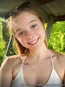 Big ass slut sunnybanny1 wants you to slap it this naughty loves to part 581