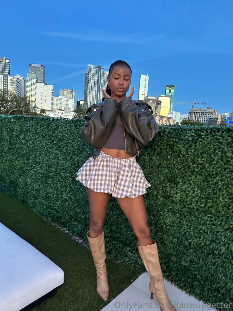 I m so cute but you gotta check your messages to see how sexy 