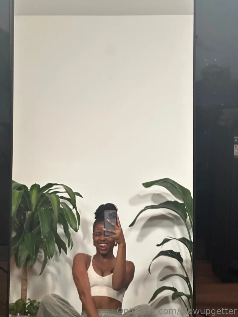 New things on the way i can t wait to share with you muah 