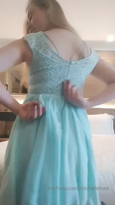 Getting comfortable in my hotel room before i go out tonight 