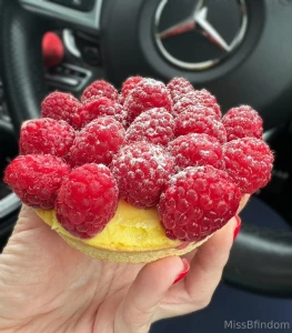 Send 8 cos you are dumb bitch who can t round up to a 100 for my