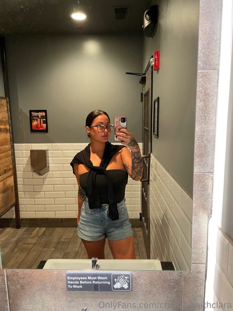 How s your day message me let s chat xoxo 