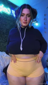 Wanna video game amp chill