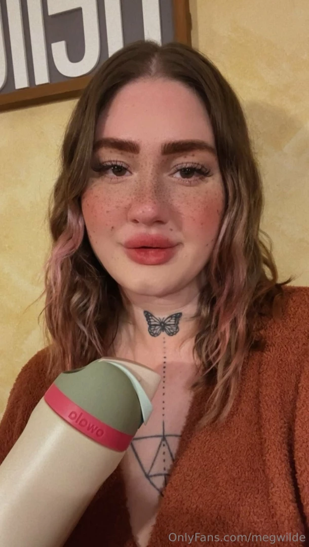 Making sure to hydrate after doing some thicc girl hot yoga in my 