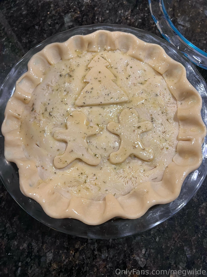 Pov you come home from a long day of work to homemade chicken pot pie 