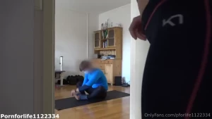 I love to watch how my stepbrother training and play with my tight