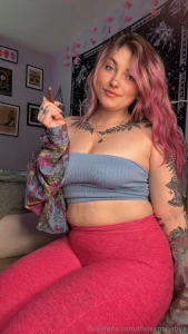 I don t need any help staying warm cause i m smokin