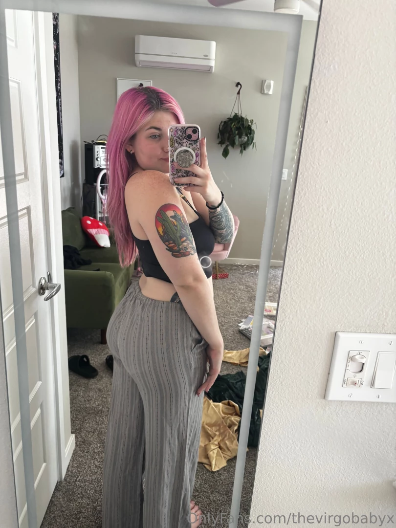 A little tease of skin with a promise of more to come 