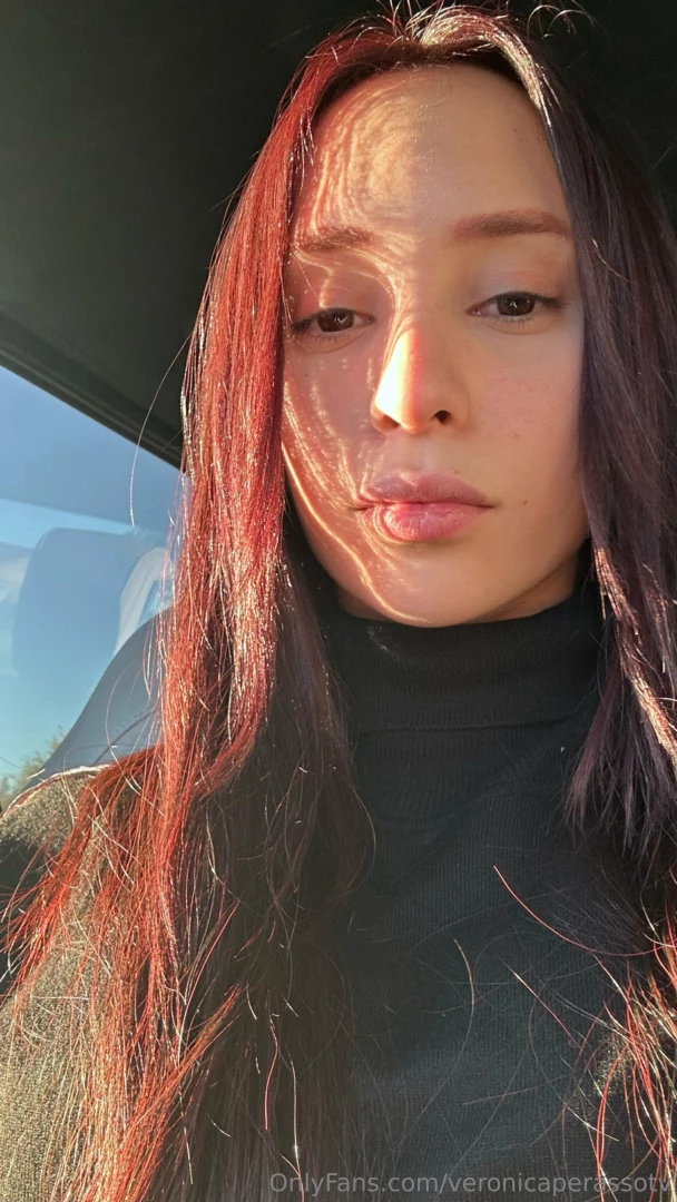 The sun highlights my beauty 