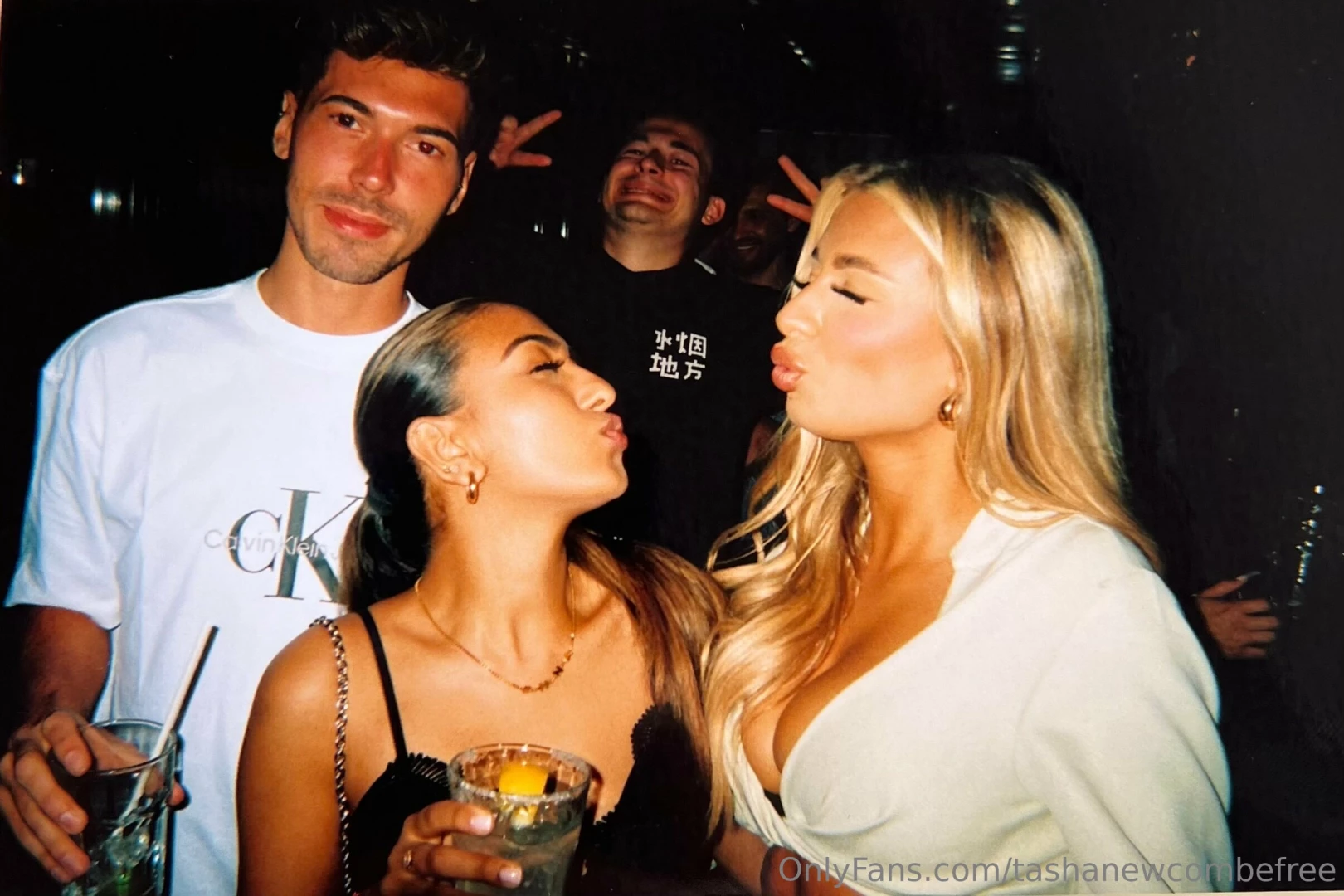 I m waiting for you in my dm s click the link below and come chat to 