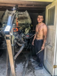 My man michaelmaxxe helped me pull the motor out of my jeep something