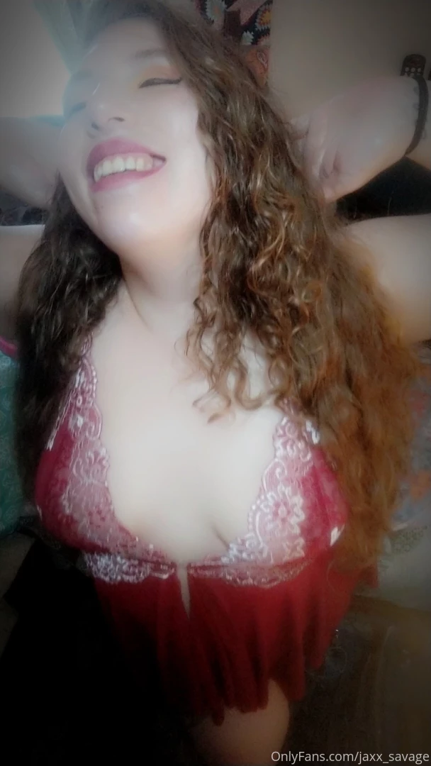 Sexy in red 7 pictures and one 5 minute video guaranteed to change 