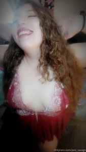 Sexy in red 7 pictures and one 5 minute video guaranteed to change