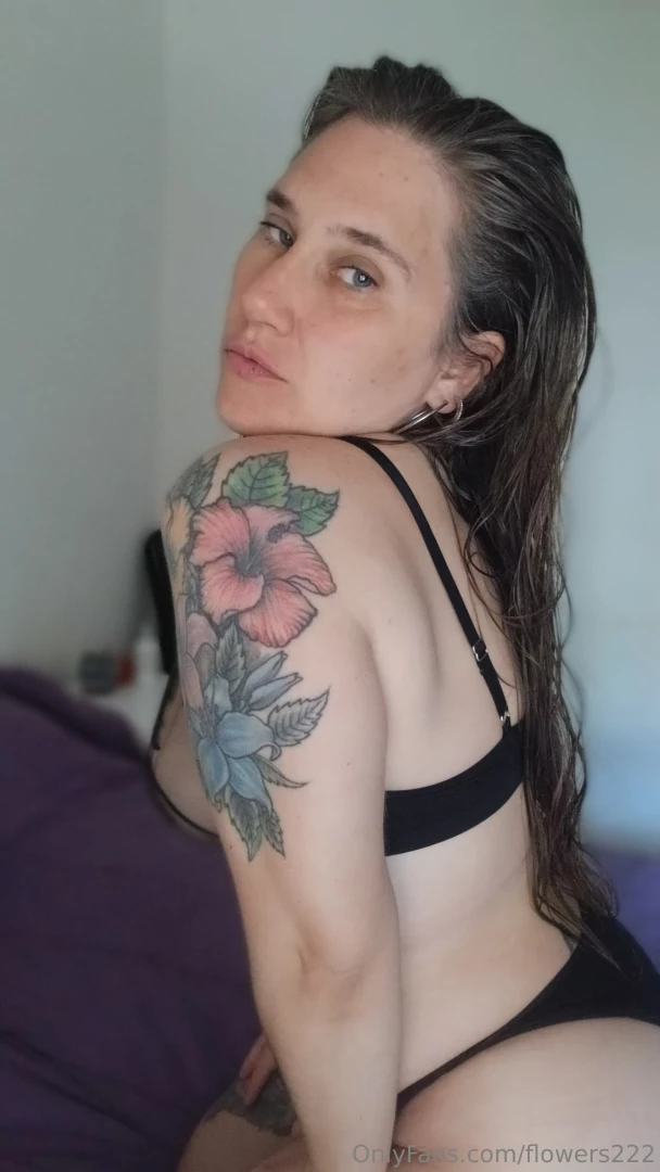 Honey is saturday and i am so horny 