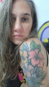 Baby i m very hot and i want to play with you and tell each other a