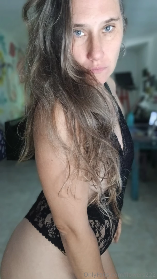 Hello darling i hope we can play and warm up together today i ll wait 