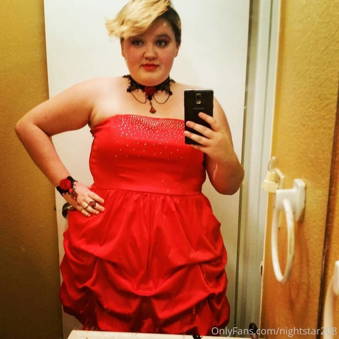 I like fancy dress and i miss my blonde hair 