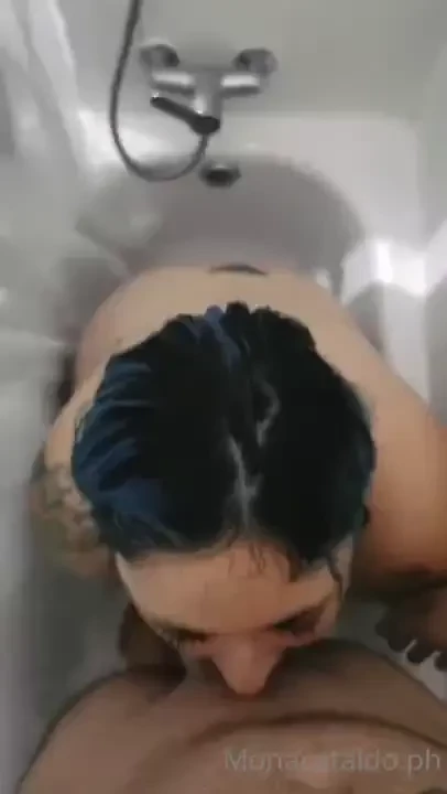 10 minutos de un rico oral en la ducha para pasar el calor 